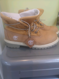 timberland dealer near me